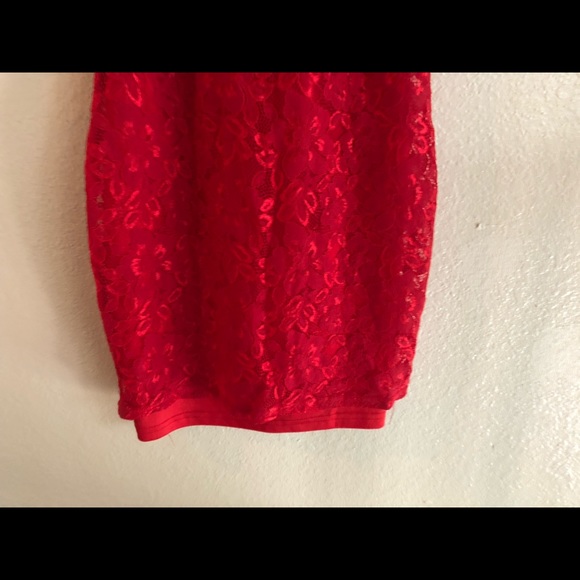 SOLD Missguided lace red dress - Picture 9 of 9